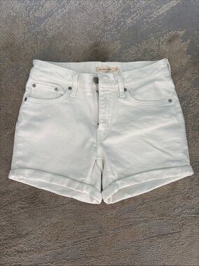 Levi’s White Mid-Length Rolled Hem Women’s Shorts size 27 like NWOT